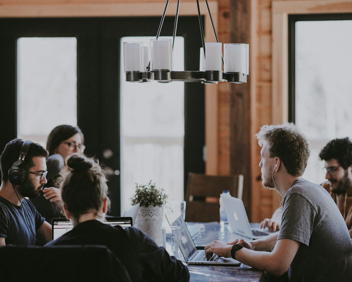 Small business team that uses an outsourced receptionist service