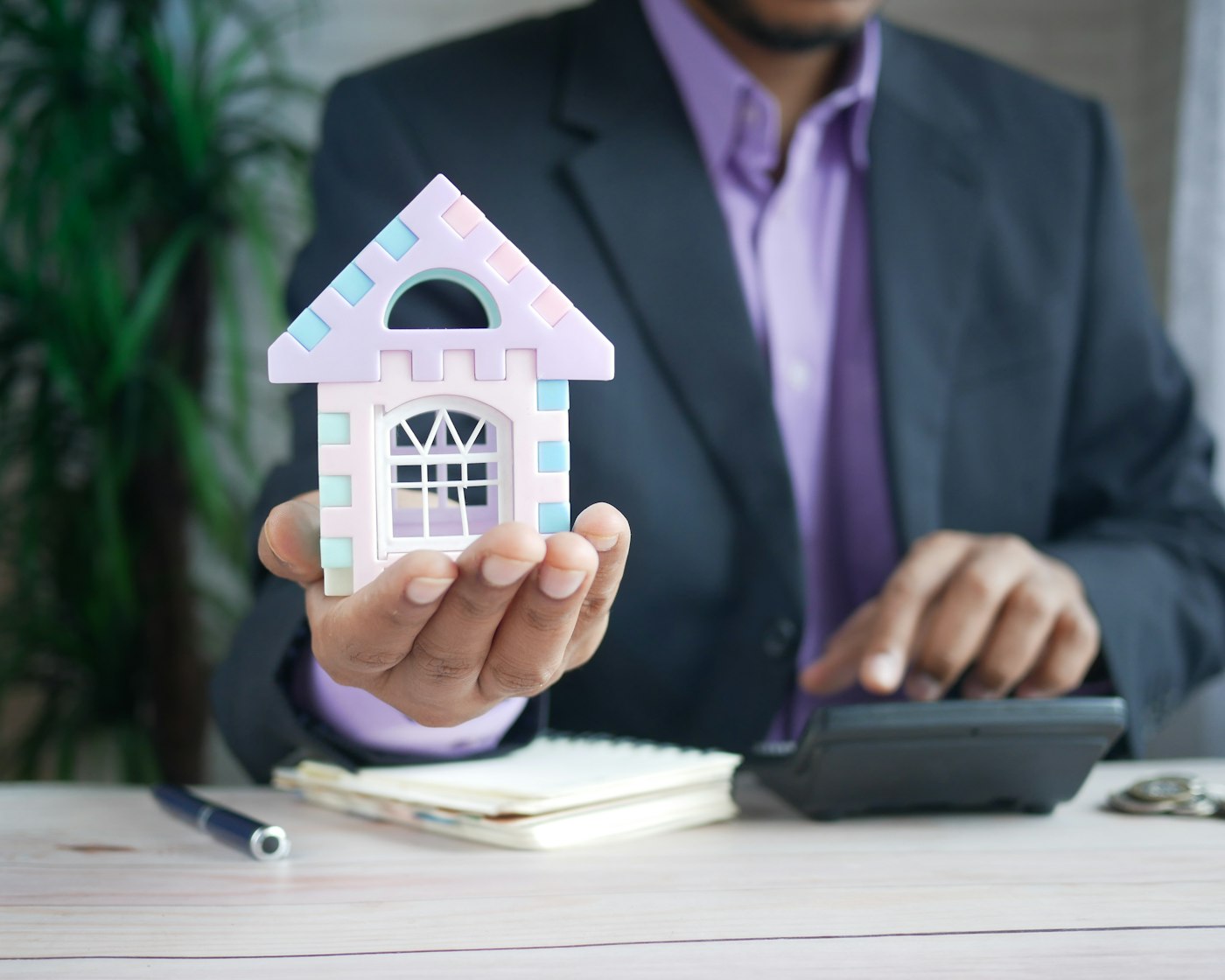 Property manager who answers tenant texts faster with a virtual assistant for property management